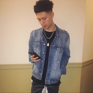 Meet your Posher, Nicholas